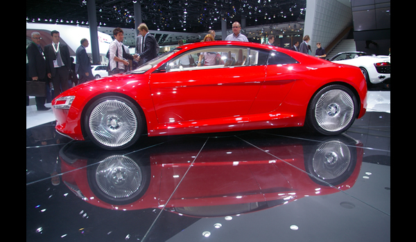 AUDI E-Tron Concept 2009 - IAA Frankfurt 2009 lateral